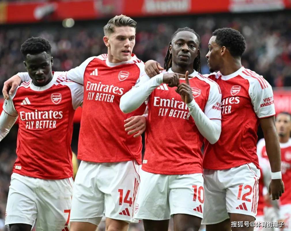 1-0!英超乱套了,阿森纳4连胜领跑,曼城0-1爆冷,3大豪门翻车