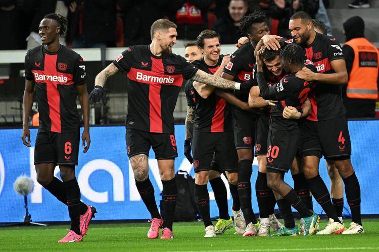 拜耳竞技场的德甲德比：勒沃库森 VS 多特蒙德