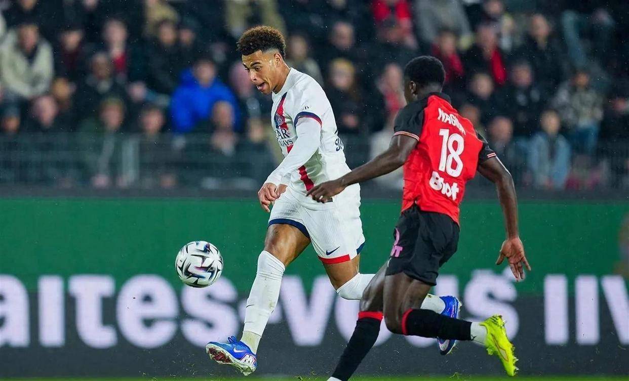 12亿豪门一夜崩盘!核心怒喷队友自私,主帅当场翻脸,法甲变天在即