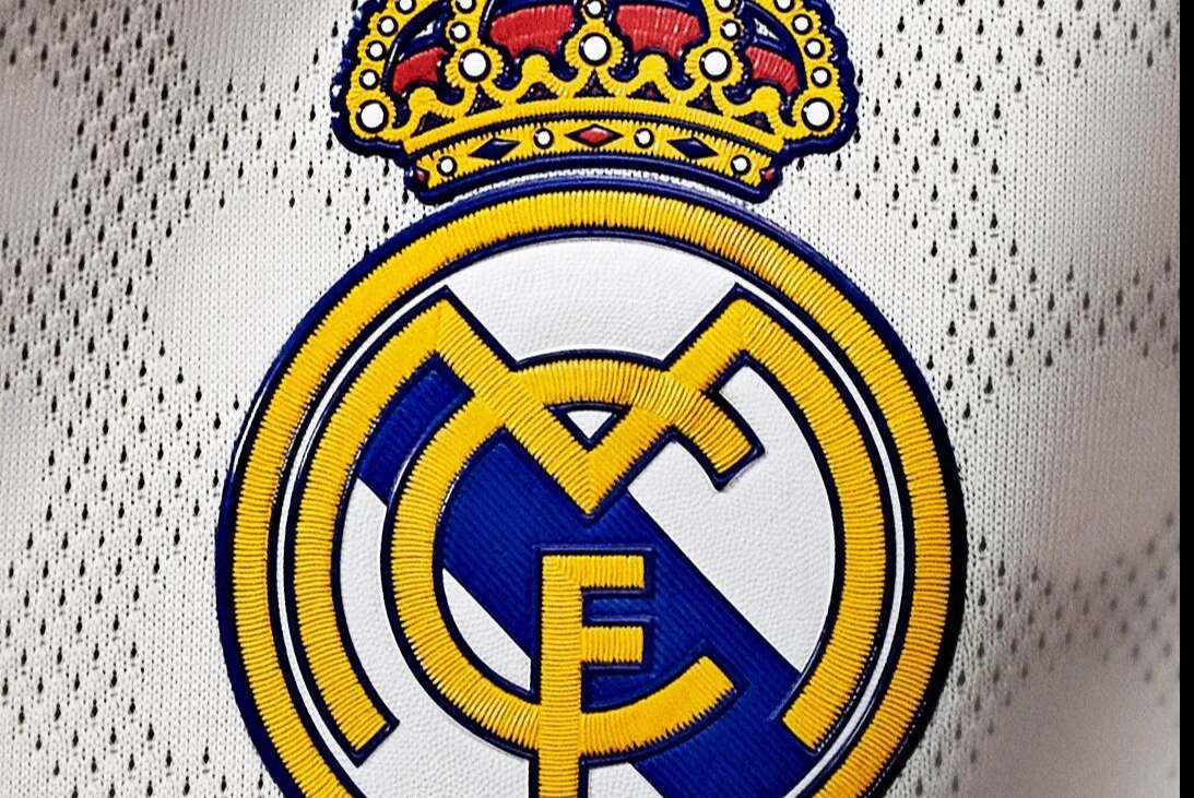 1场欧冠2次被辱!皇马这次能帮维尼修斯讨回公道吗?