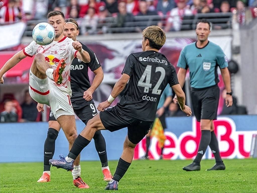 德甲1比0爆大冷!美因茨主场不败金身告破,弗赖堡门神一战封神!